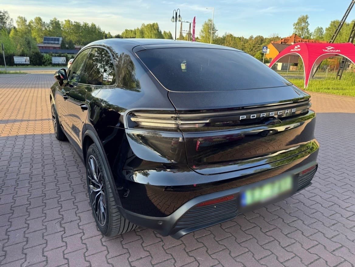 Porsche Macan 4